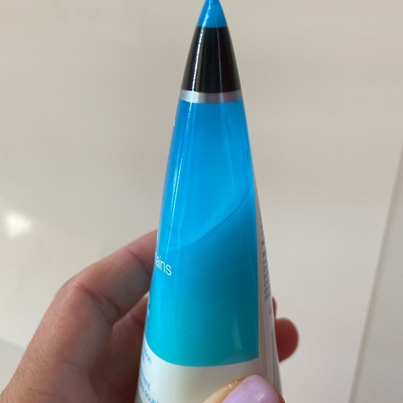 Neutrogena hydro boost hand gel cream 85g - Picture 2 of 3